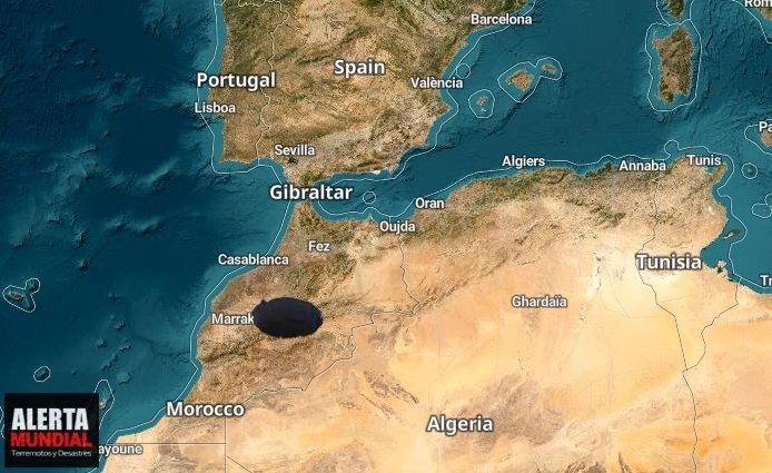 Se abre la tierra! Agujero muy profundo de hasta 60 metros!!