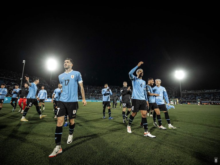 Uruguay ganó 3 a 0 ante Bolivia en el Centenario