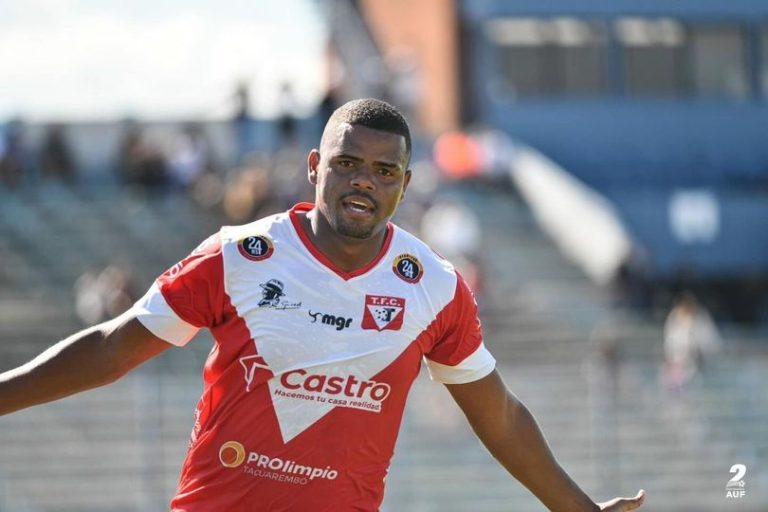 TACUAREMBO FUTBOL CLUB VOLVIO AL TRIUNFO