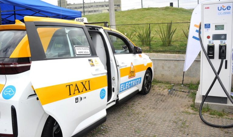 Vehículos eléctricos accederán a nuevo punto de carga rápida en Montevideo