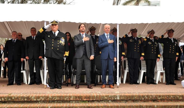 Lacalle Pou encabezó acto por el 206.° aniversario de la Armada Nacional