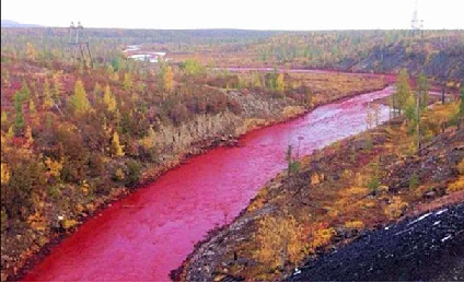 Misterio natural: por qué el Río Nilo se tiñó de rojo