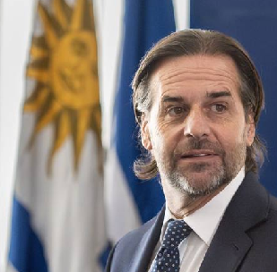 Lacalle Pou llamó a Milei desde China.