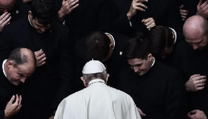 Las reformas dentro de la Iglesia católica a las que se oponen los críticos del papa Francisco