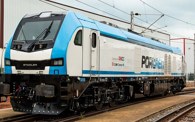 Primer viaje de prueba del nuevo tren, destino a la planta de celulosa de UPM