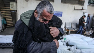 Traumas y hambruna: La guerra en Gaza cumple 101 días y el número de muertos alcanza los 24.000.