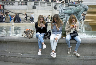 Alarma en Reino Unido por el riesgo de «una generación suicida».