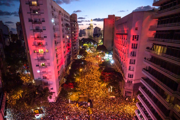 Más de 250.000 personas latieron en cuerpo y alma en los 300 años de Montevideo
