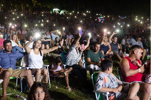 Toques de verano: Gran noche en Balneario Iporá