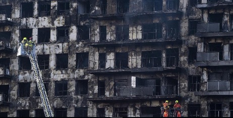 España,Valencia: Devastador incendio en edificio.