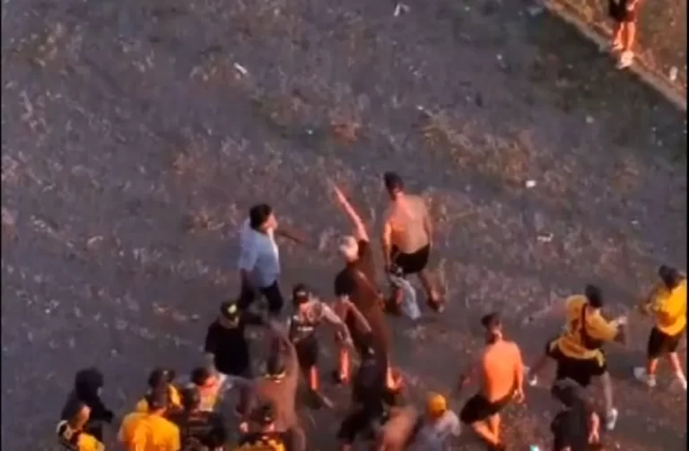 Tras las denuncias de abuso policial de hinchas de Peñarol tras el partido Clásico del Campeón del Siglo , Peñarol emitió un comunicado firmado por su presidente, Ignacio Ruglio.