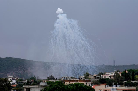 Qué es el fósforo blanco y por qué Israel lo está usando en sus ataques en Líbano