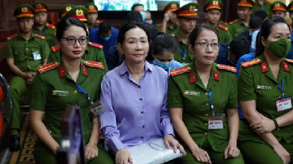 La multimillonaria vietnamita condenada a muerte por los mayores fraudes bancarios de la historia.