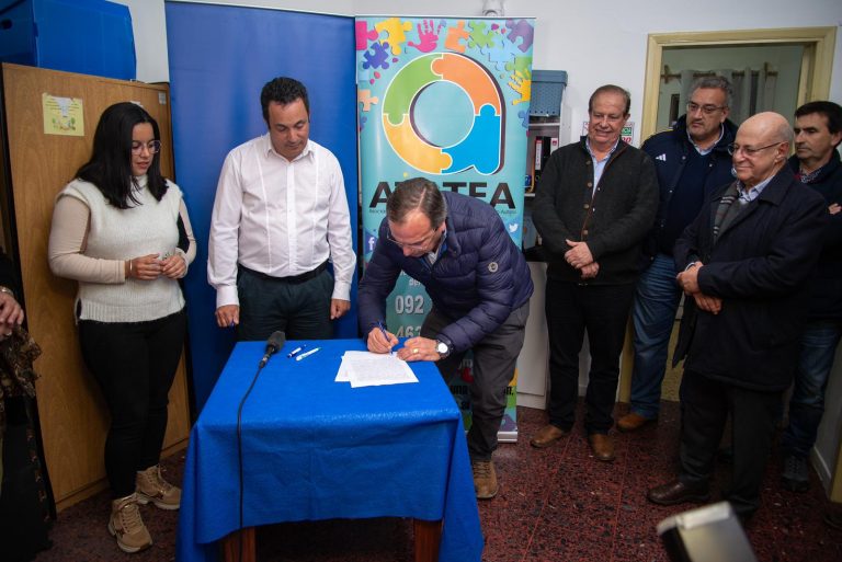 Firma de convenio social permitirá la restauración de la nueva sede de Atatea en Tacuarembó