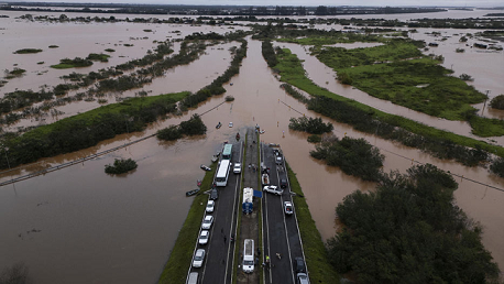 Inundaciones en Brasil: ‘Nunca había vivido esto’, dice médica en Porto Alegre.