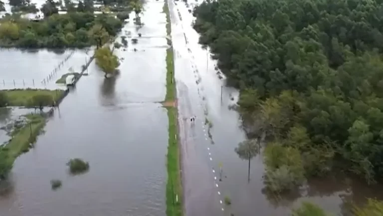 Inundaciones en Uruguay afectan a nueve departamentos; hay más de 3.000 personas desplazadas