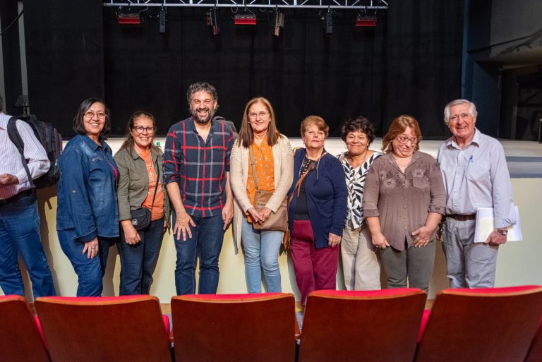 Importante concurrencia de estudiantes a taller teatral en el Escayola
