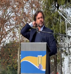 El presidente Lacalle en inauguración de Capilla del Sauce, Florida.