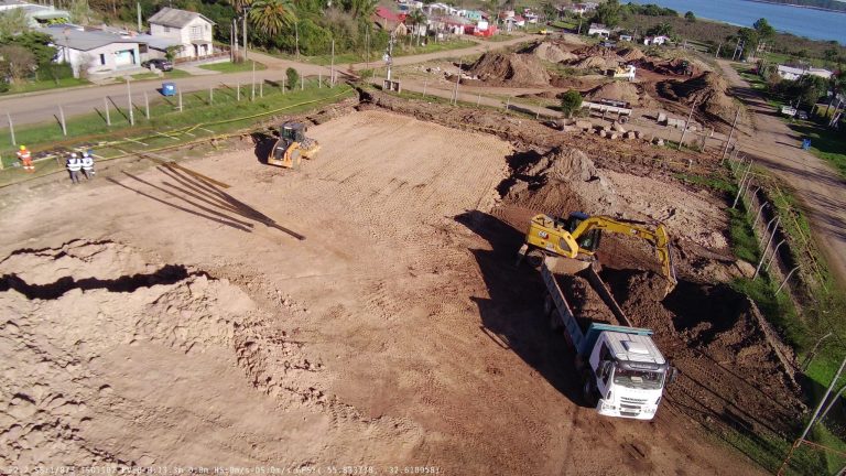 Avanza la obra de la Terminal de San Gregorio con movimientos de suelo y tareas de relleno