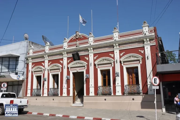 Intendente de Artigas, su primo y la esposa de este fueron condenados por maniobras con horas extra