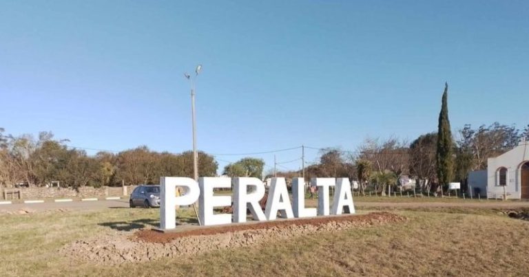 Peralta ya tiene sus letras munumentales