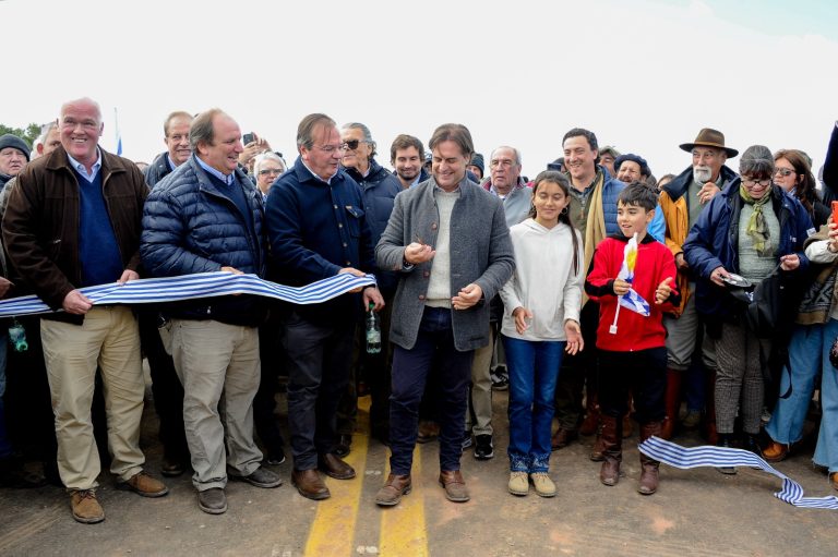 Intendente Wilson Ezquerra acompañó a Lacalle Pou en la inauguración de obras en tramo de la Ruta 6