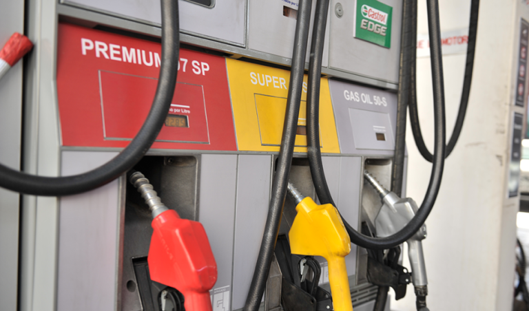 Gobierno mantiene precios de los combustibles en el mes de setiembre