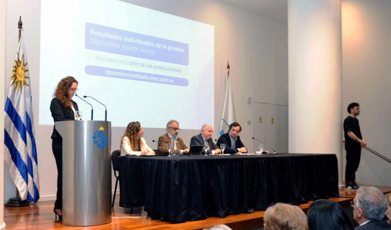 Más de 2.200 docentes accedieron a reconocimiento universitario de licenciado en Pedagogía