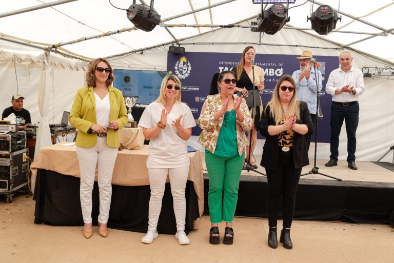Grupo “Sonrisas y Recuerdos” de Tacuarembó se consagró ganador del Encuentro de los Años Dorados