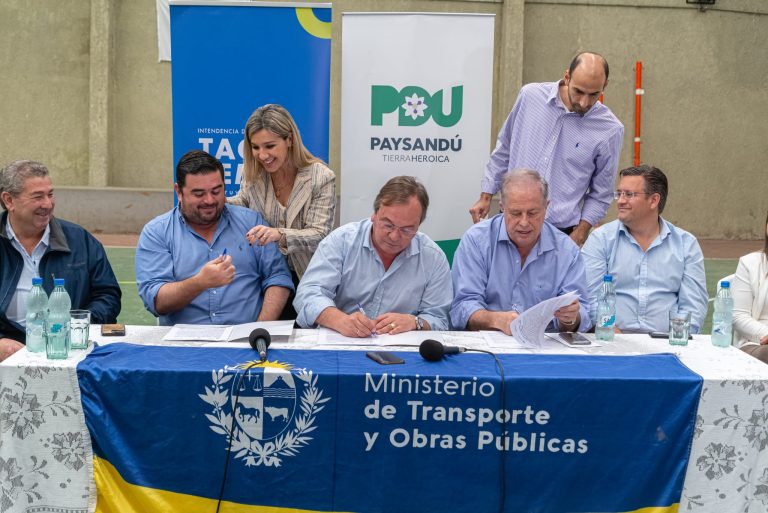 Firma de convenio interinstitucional permitirá mejora vial conectando Tambores con la Ruta 5 pasando por Piedra Sola
