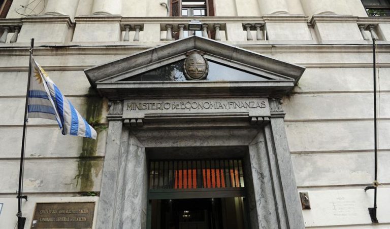 DBRS Morningstar mantiene calificación BBB con perspectiva estable, a Uruguay