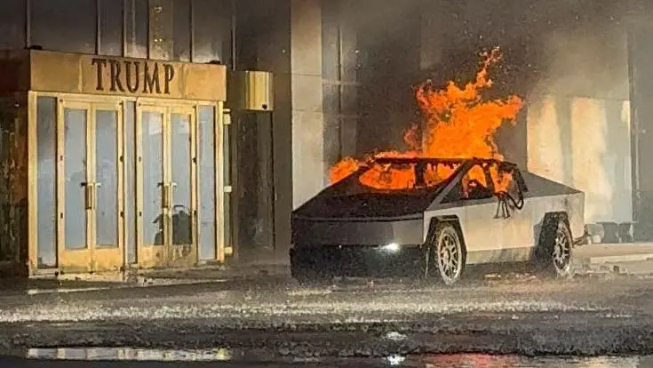 Investigan si la explosión de un Cybertruck de Tesla frente al Hotel Trump en Las Vegas tiene relación con el ataque de Nueva Orleans