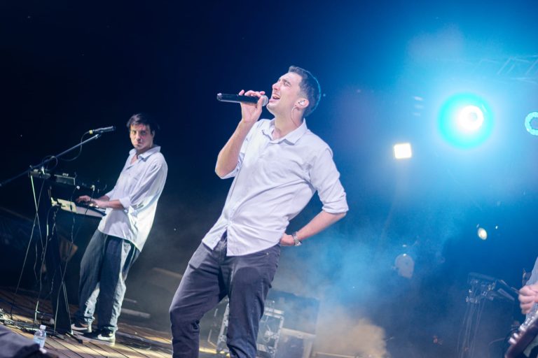 Miles de personas disfrutaron del Show de Año Nuevo en el Balneario Iporá