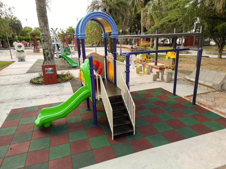 Se reinauguró la Plaza Bernabé Rivera y la obra ya es disfrutada por grandes y chicos