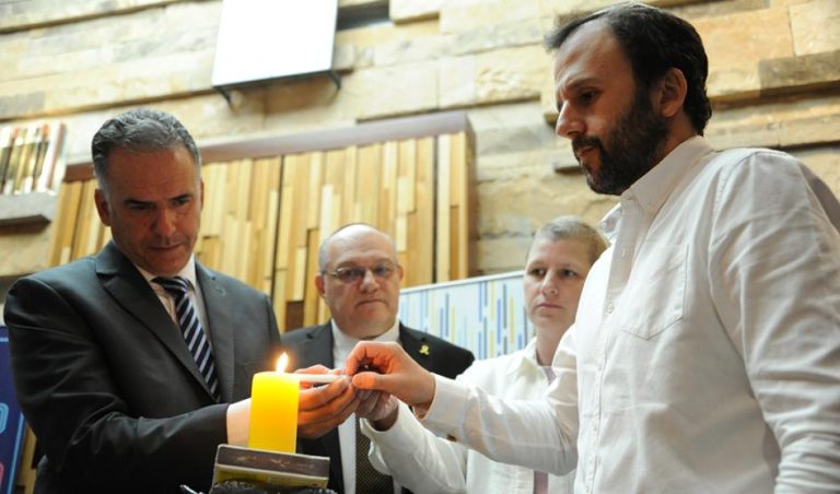 Presidente Orsi presenció homenaje a David Fremd: “Hay que reflexionar sobre la convivencia”