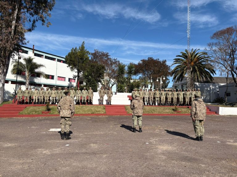 Alumnos del Curso de 4° año del Liceo Militar «General Artigas» Anexo Norte  visitaron Paso de los Toros