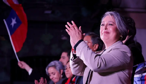 Jeannette Jara, la comunista que obtuvo un histórico triunfo en las primarias de Chile y será candidata de la izquierda