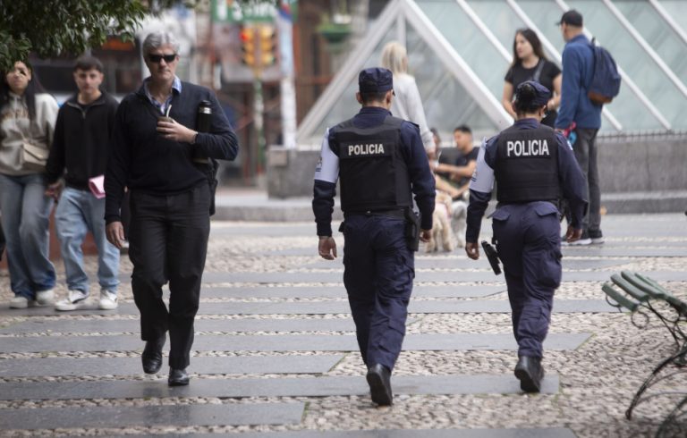 Interior presentó datos estadísticos preliminares: homicidios cayeron 3,4%, rapiñas 10% y hurtos 8,3%