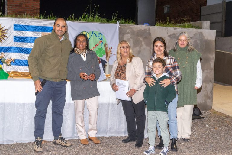 Inauguración de Covipolta: 30 familias reciben las llaves de su Hogar en Tacuarembó